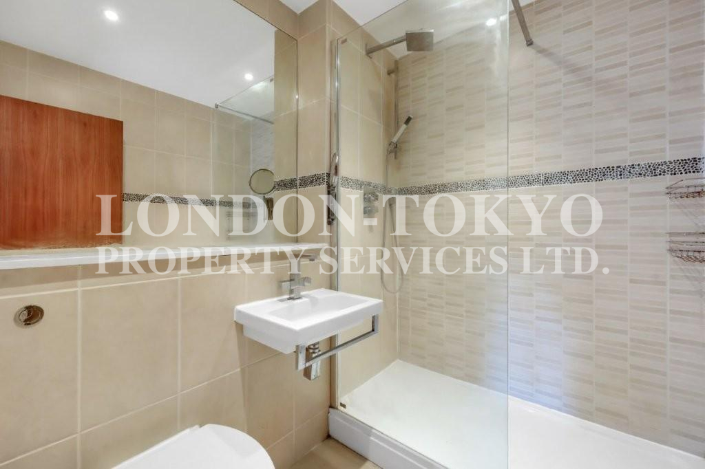 Alcombe  N12  :: London-Tokyo Property Service
